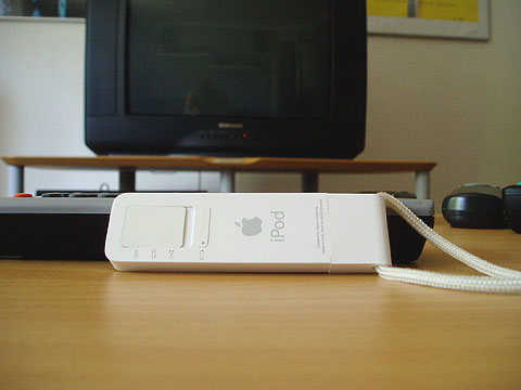 iPod Shuffle 1 GB - back
